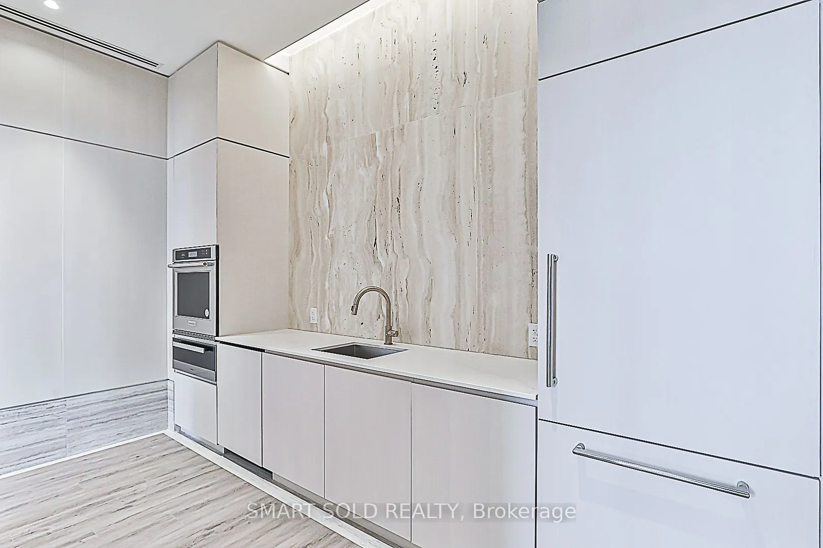 480 Front st west Street W, #1504