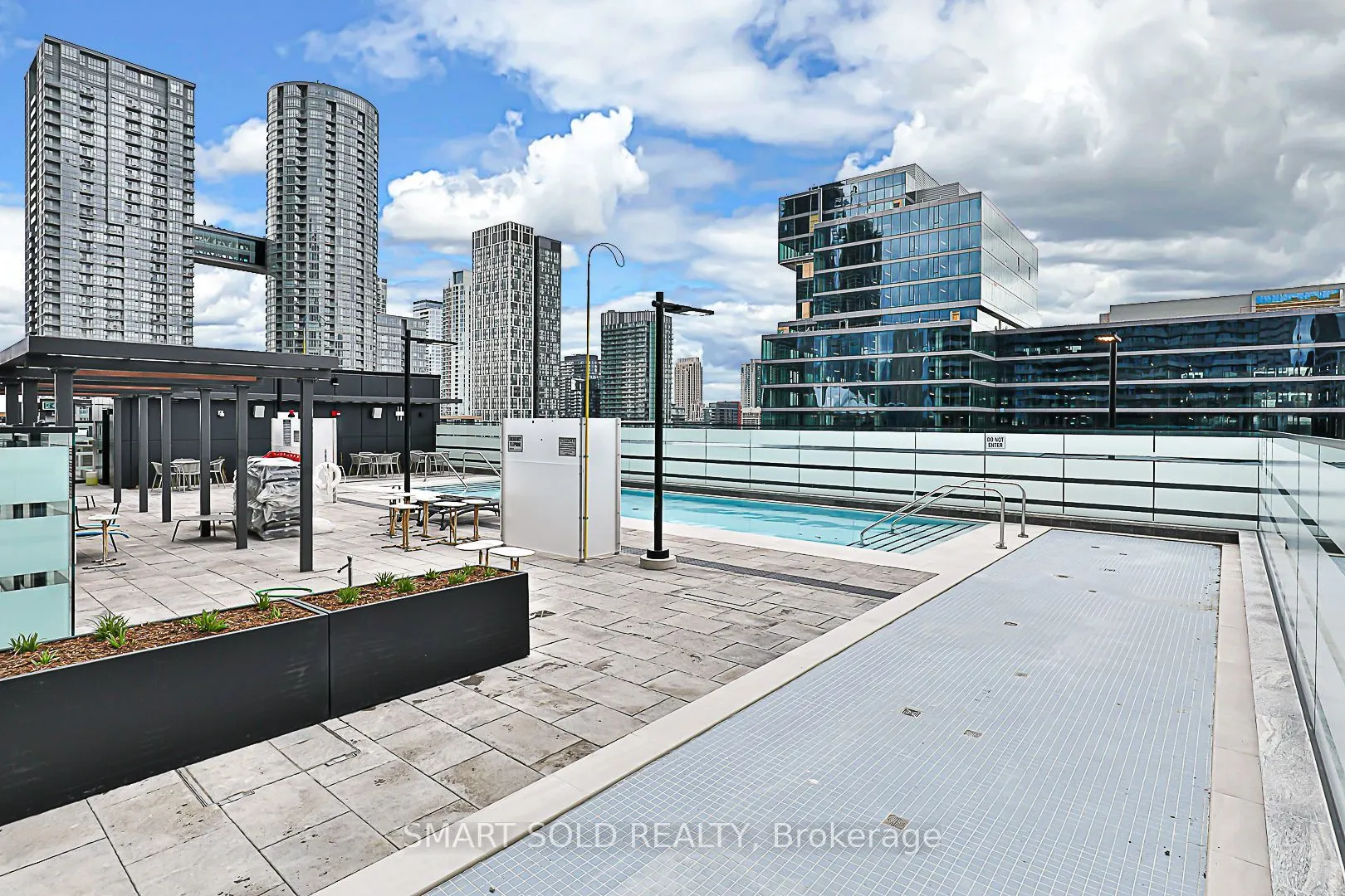 480 Front st west Street W, #1504