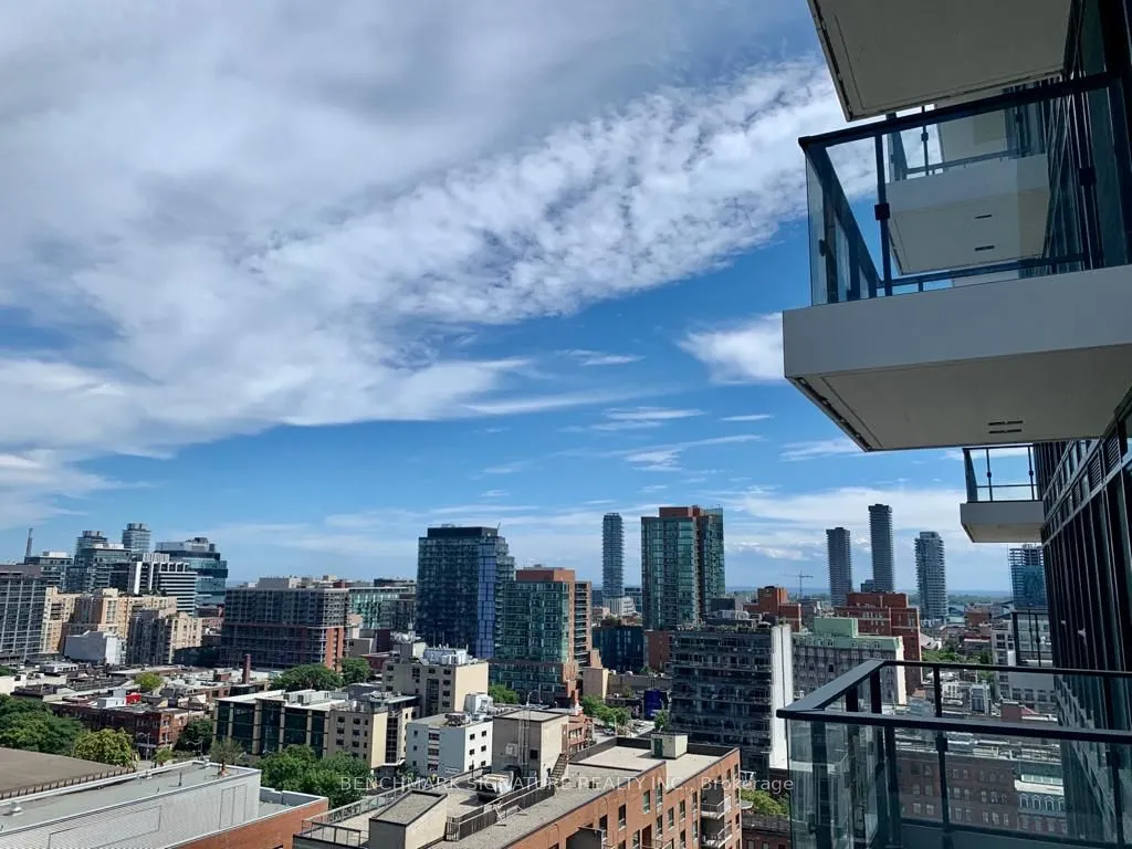 77 Shuter Street, #3109