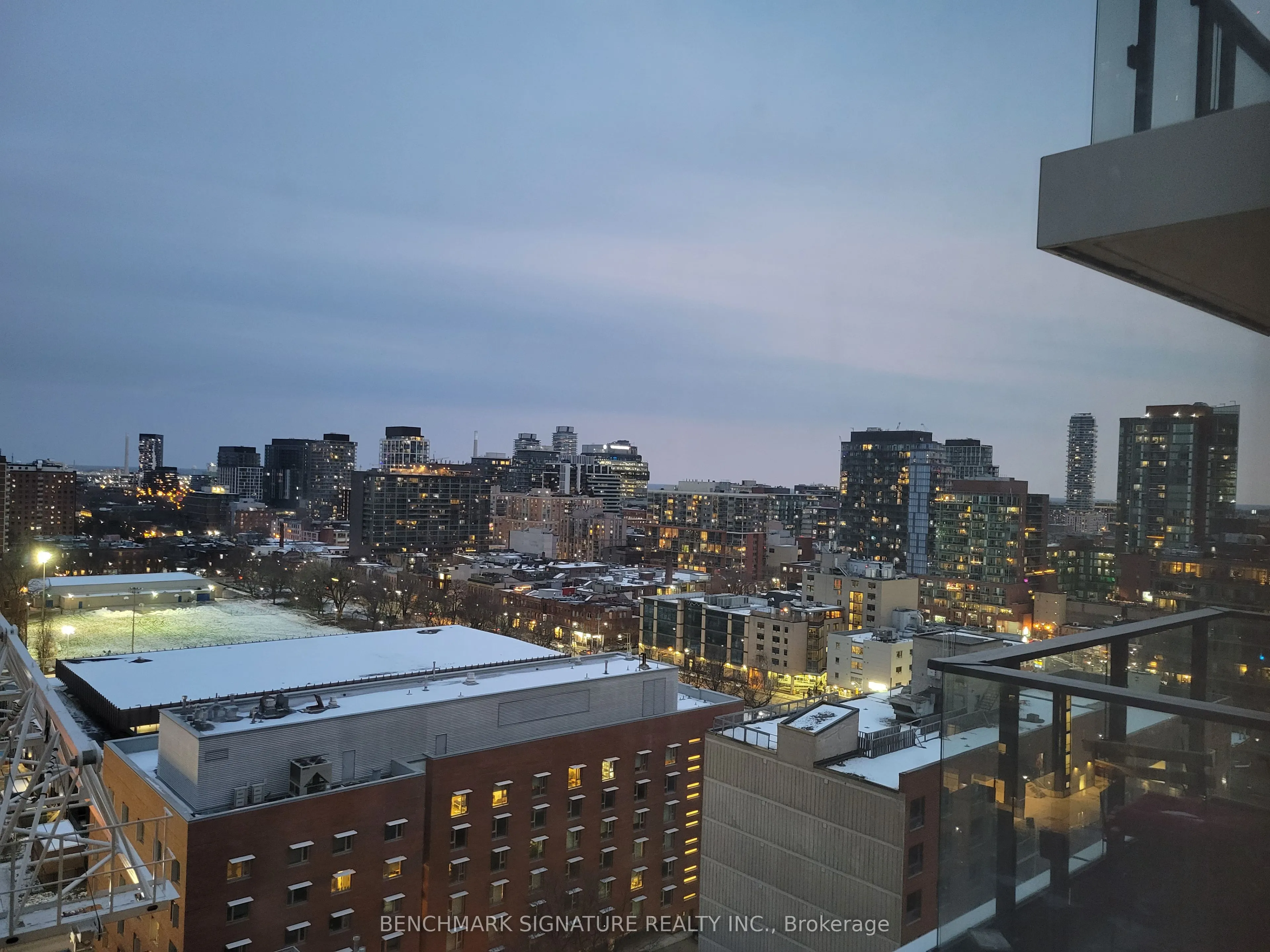77 Shuter Street, #3109