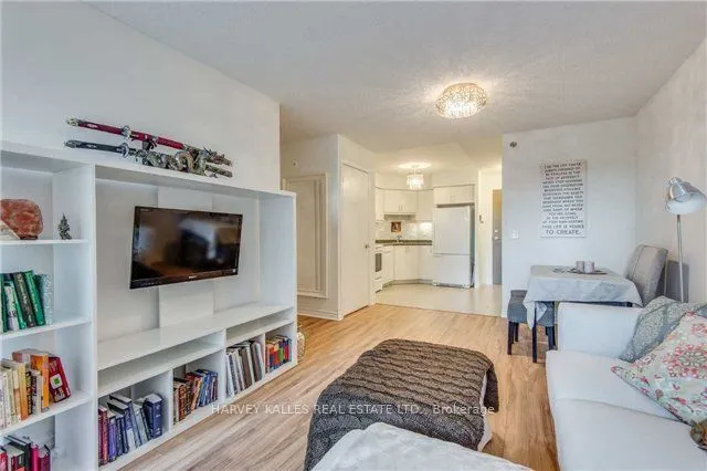 35 Saranac Boulevard, #206