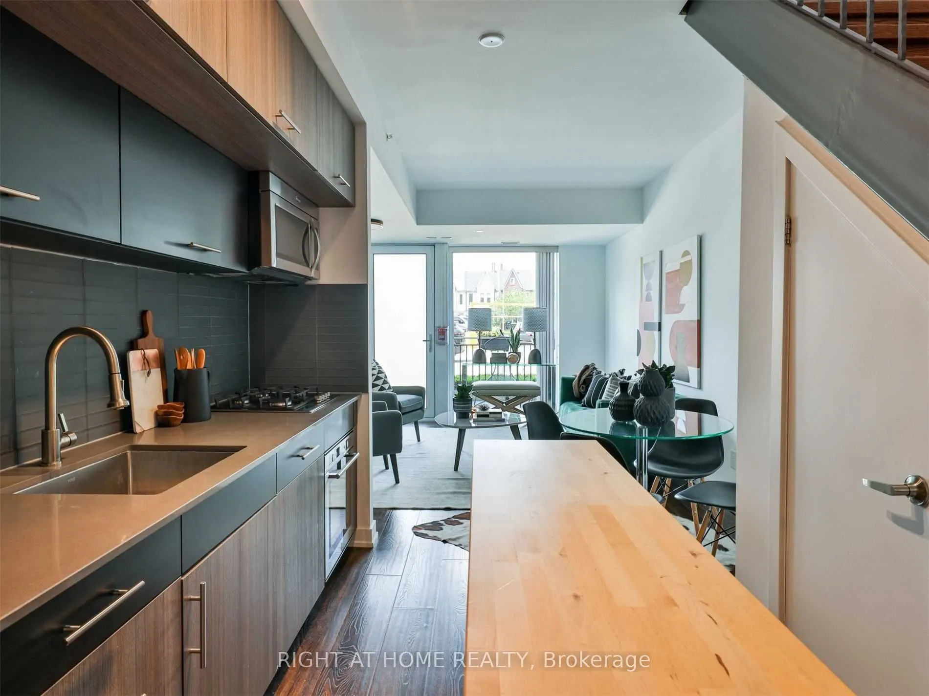 205 Manning Avenue, #103