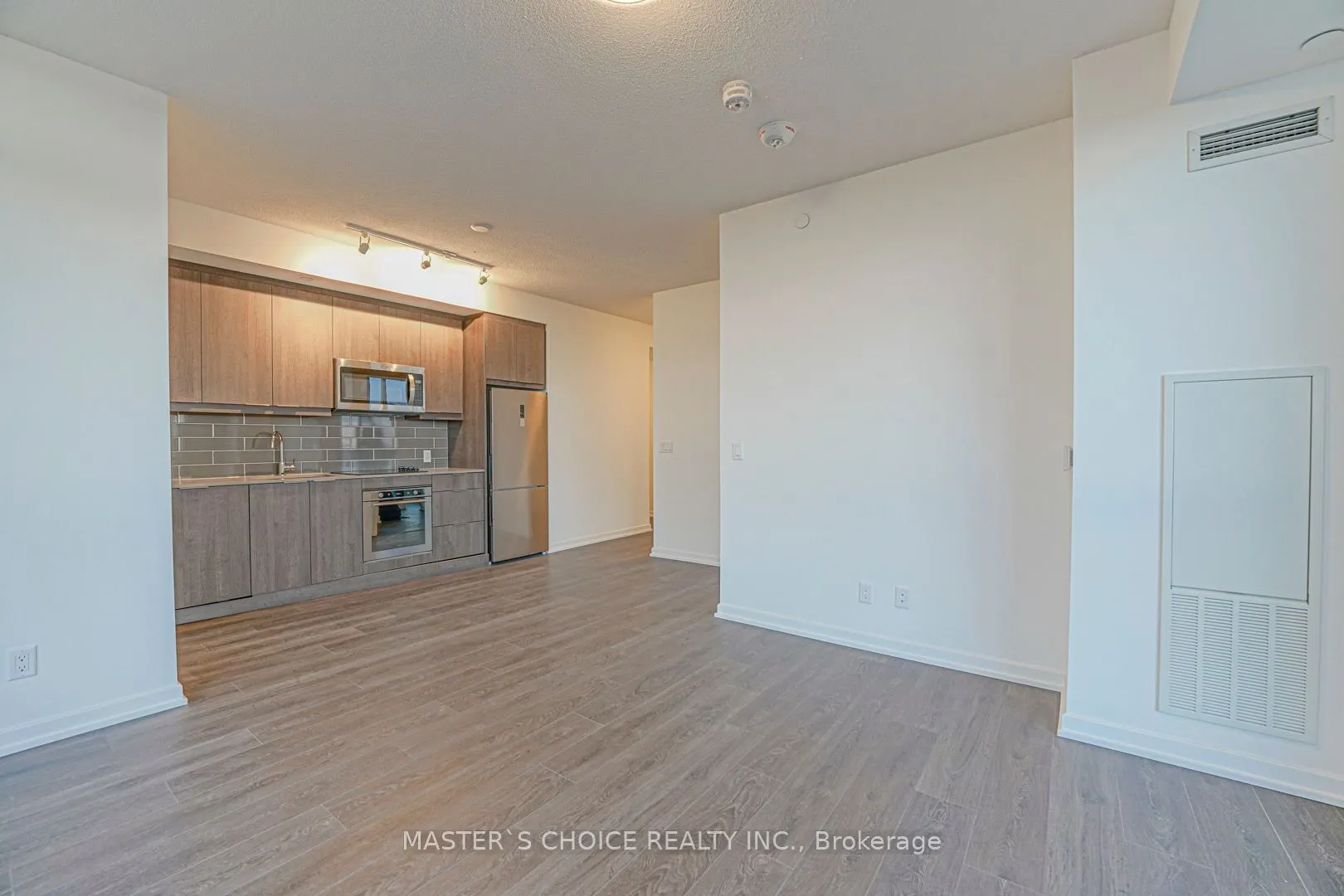 32 Forest Manor Road, #1908