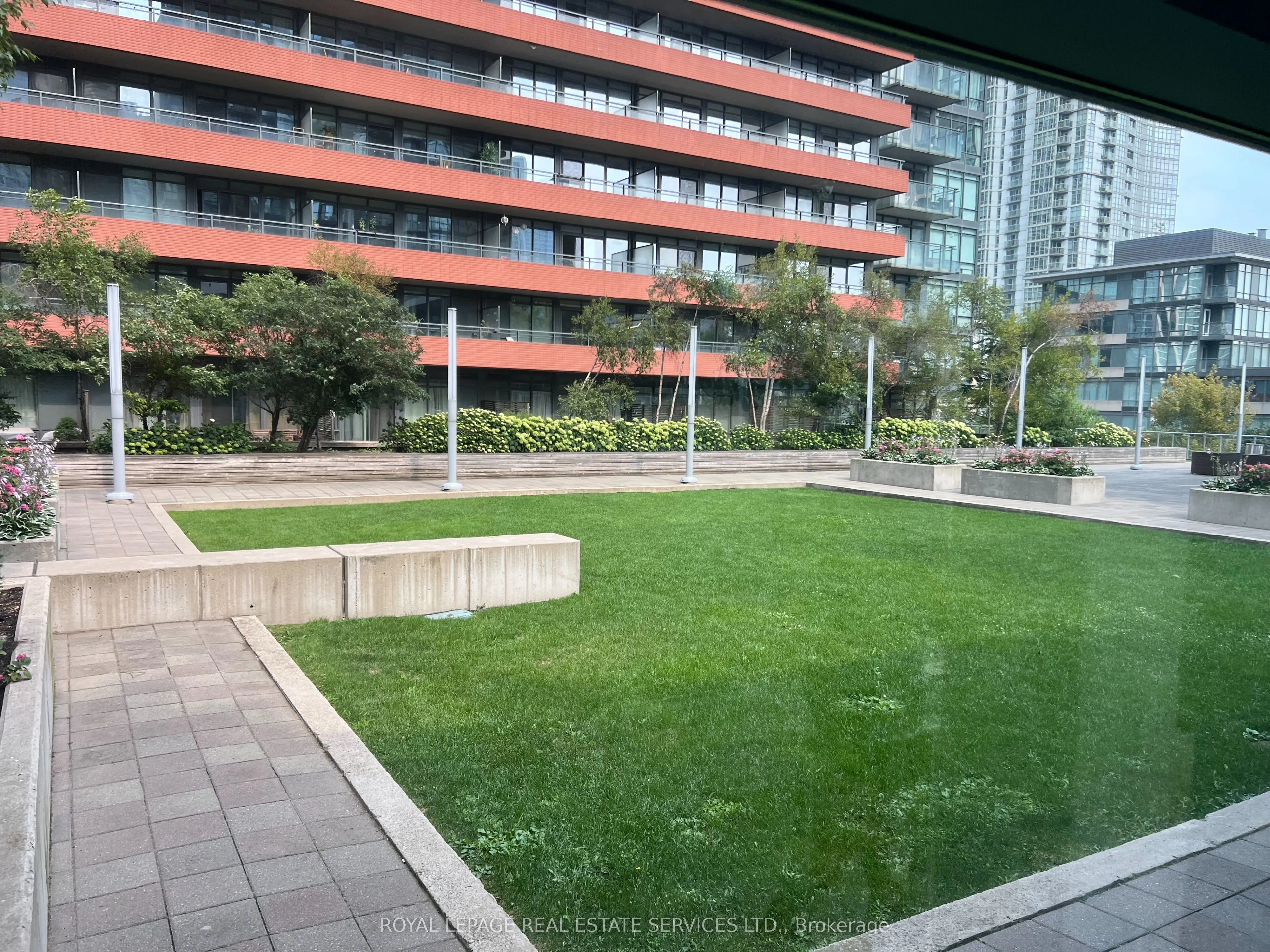 25 Telegram Mews, #2802