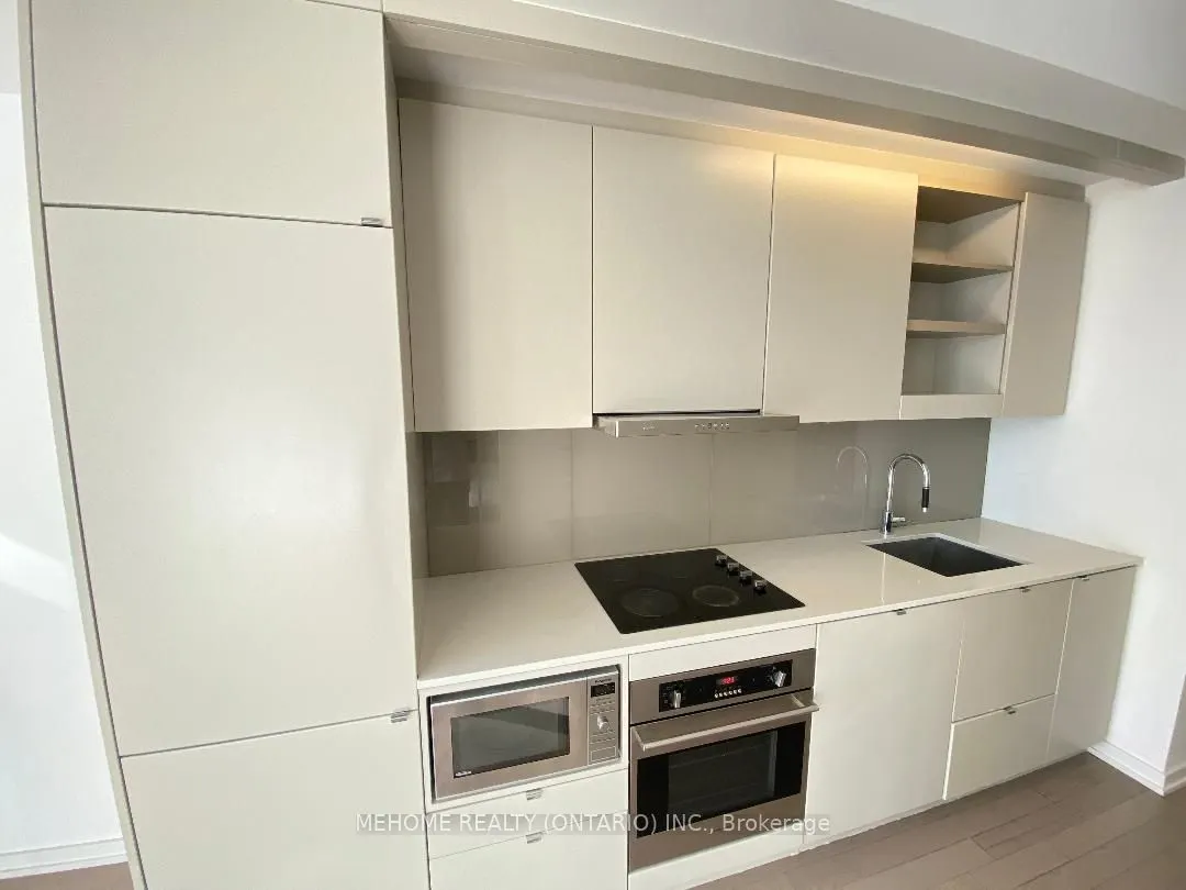 101 Peter Street, #2905