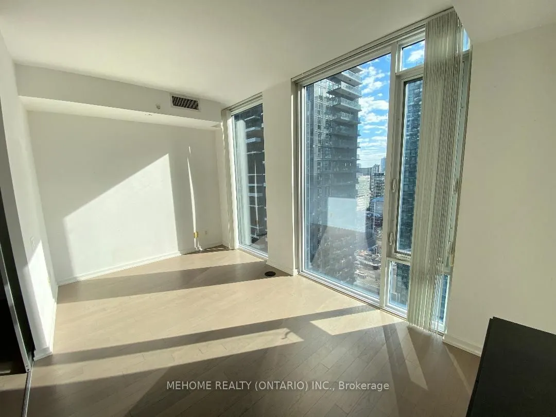 101 Peter Street, #2905