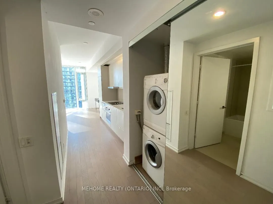 101 Peter Street, #2905