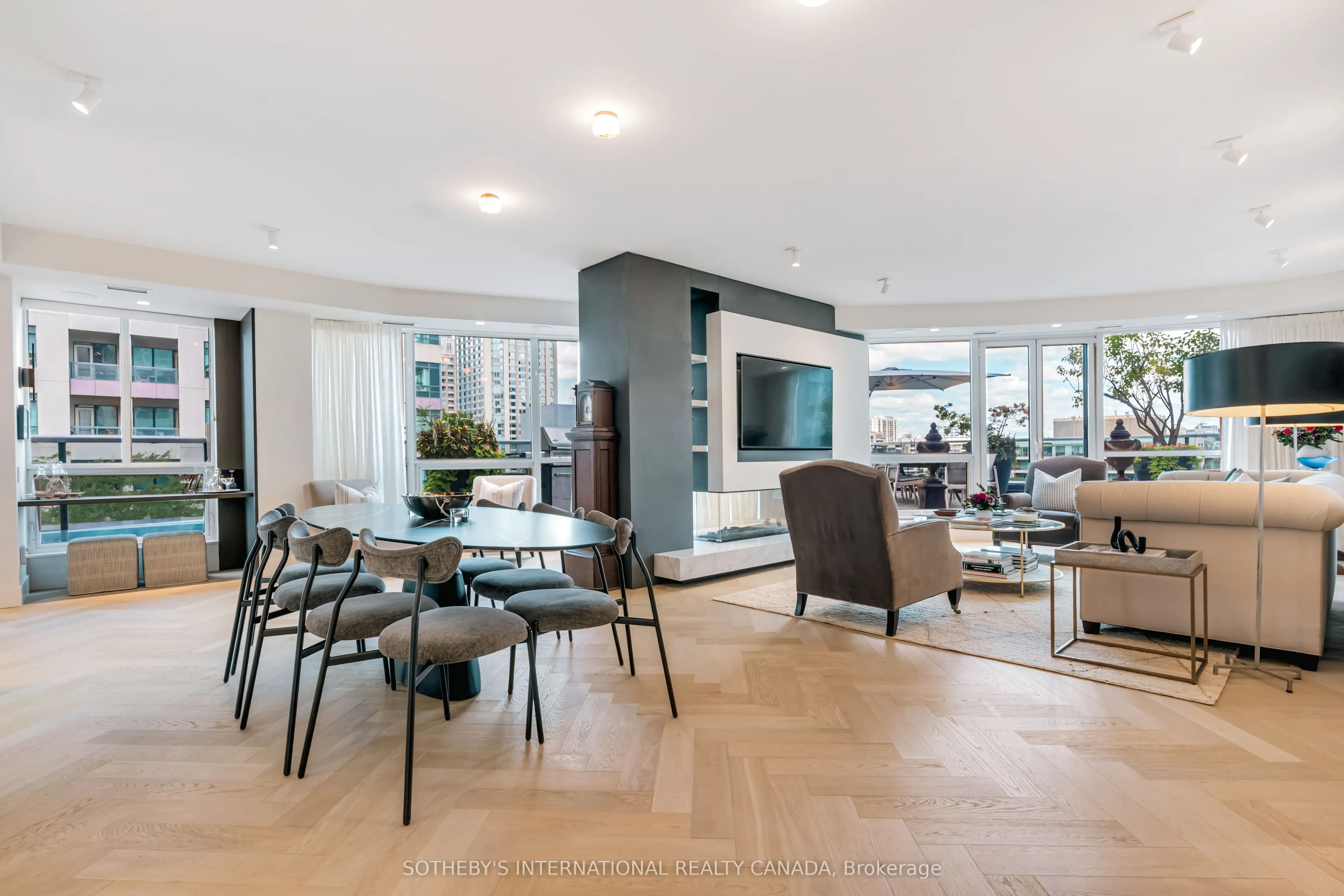 10 Bellair Street, #705