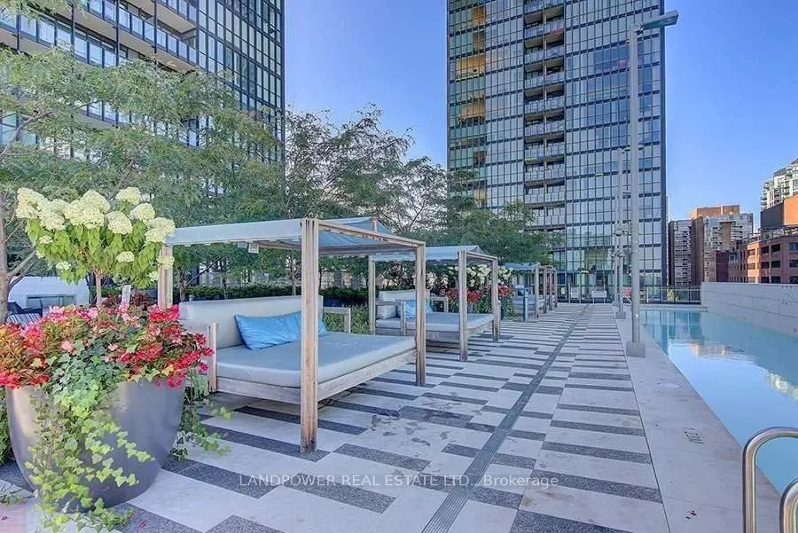 101 Charles Street E, #3511
