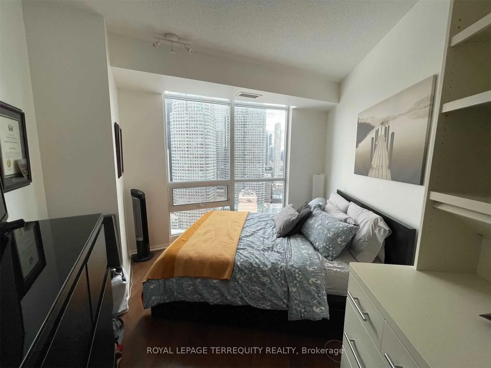 18 Yonge Street, #3903