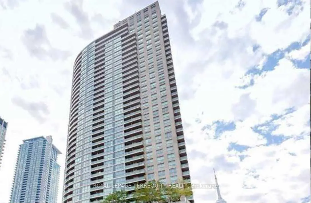 18 Yonge Street, #3903