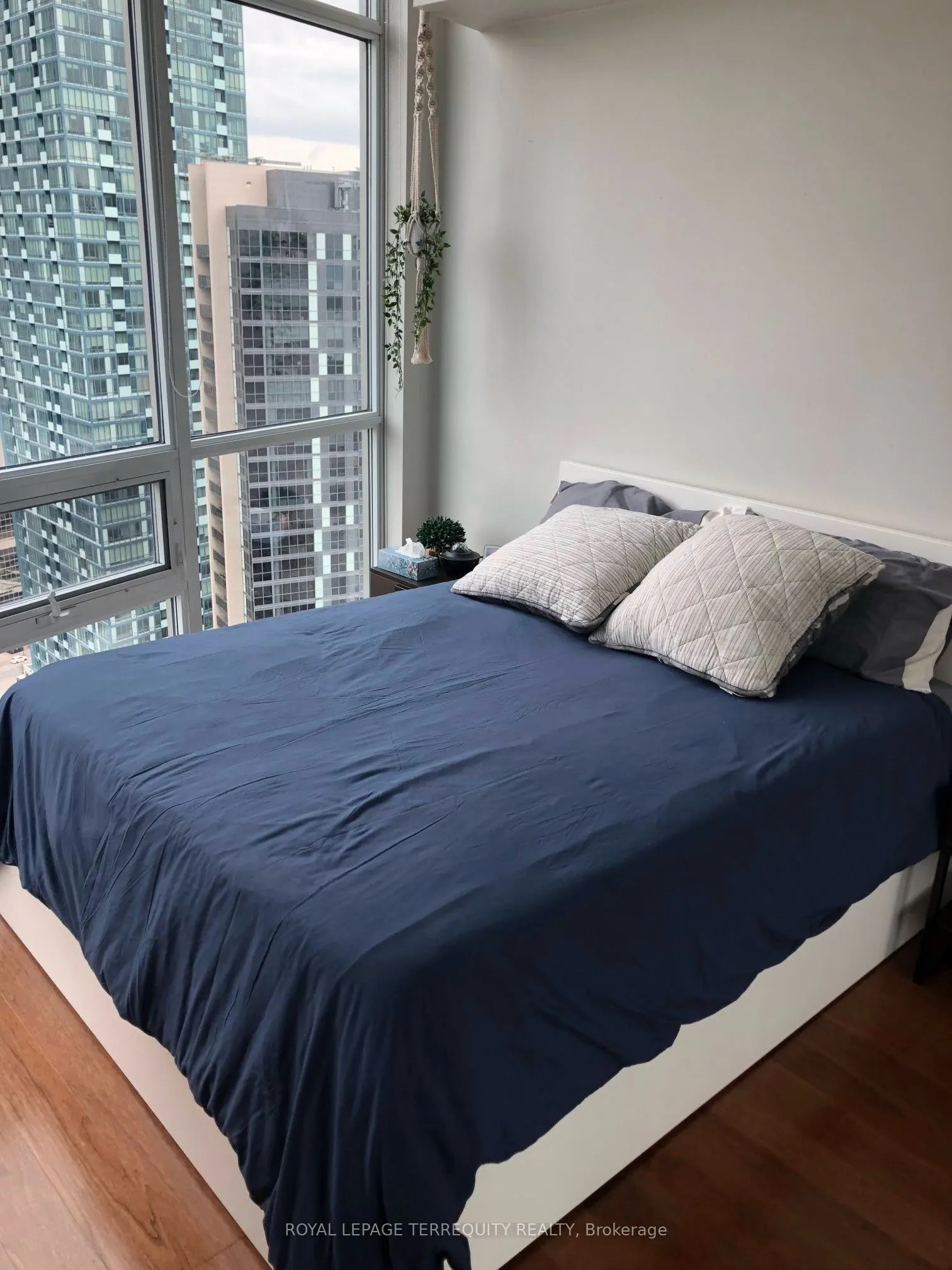 18 Yonge Street, #3903