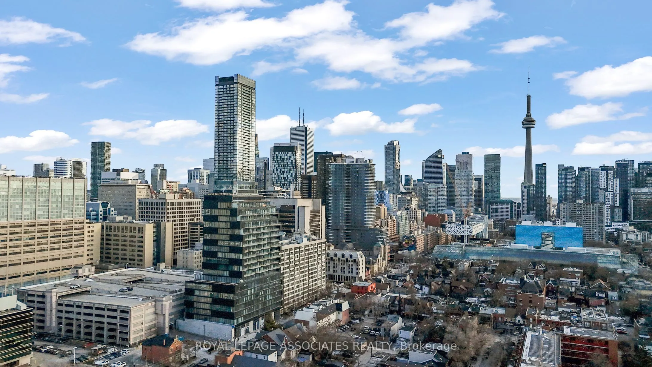 195 McCaul Street, #401