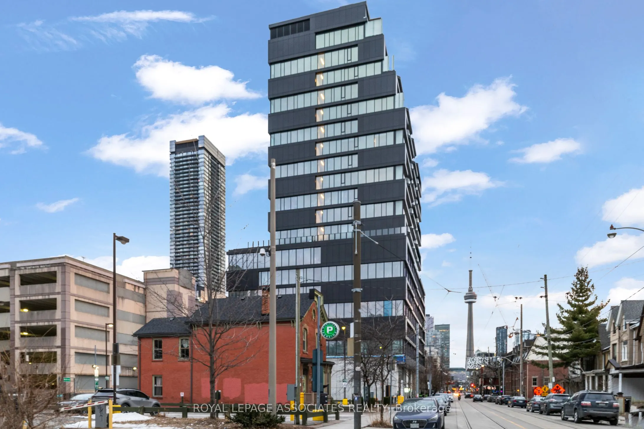 195 McCaul Street, #401