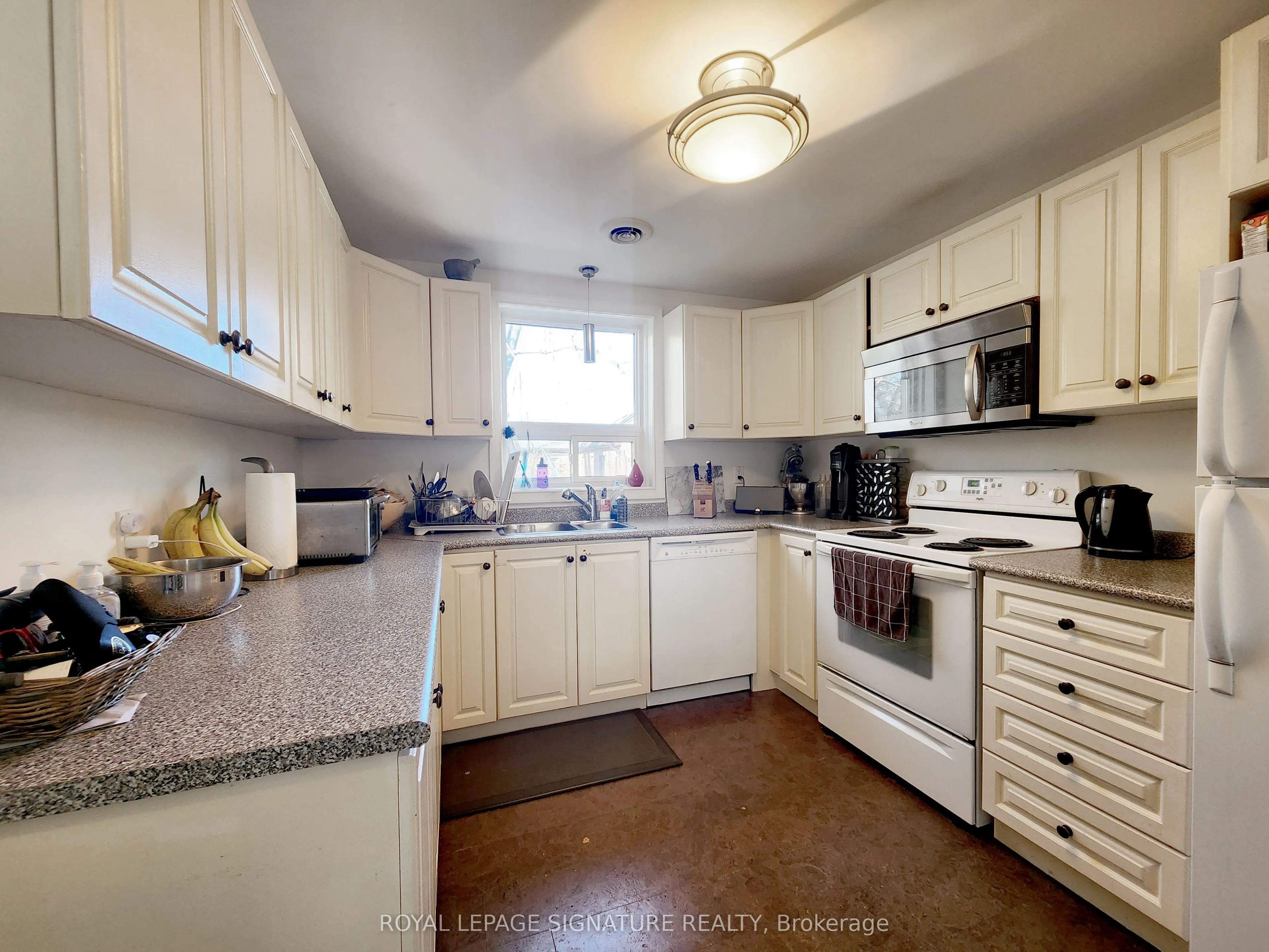 19 Warwick Avenue, #Upper