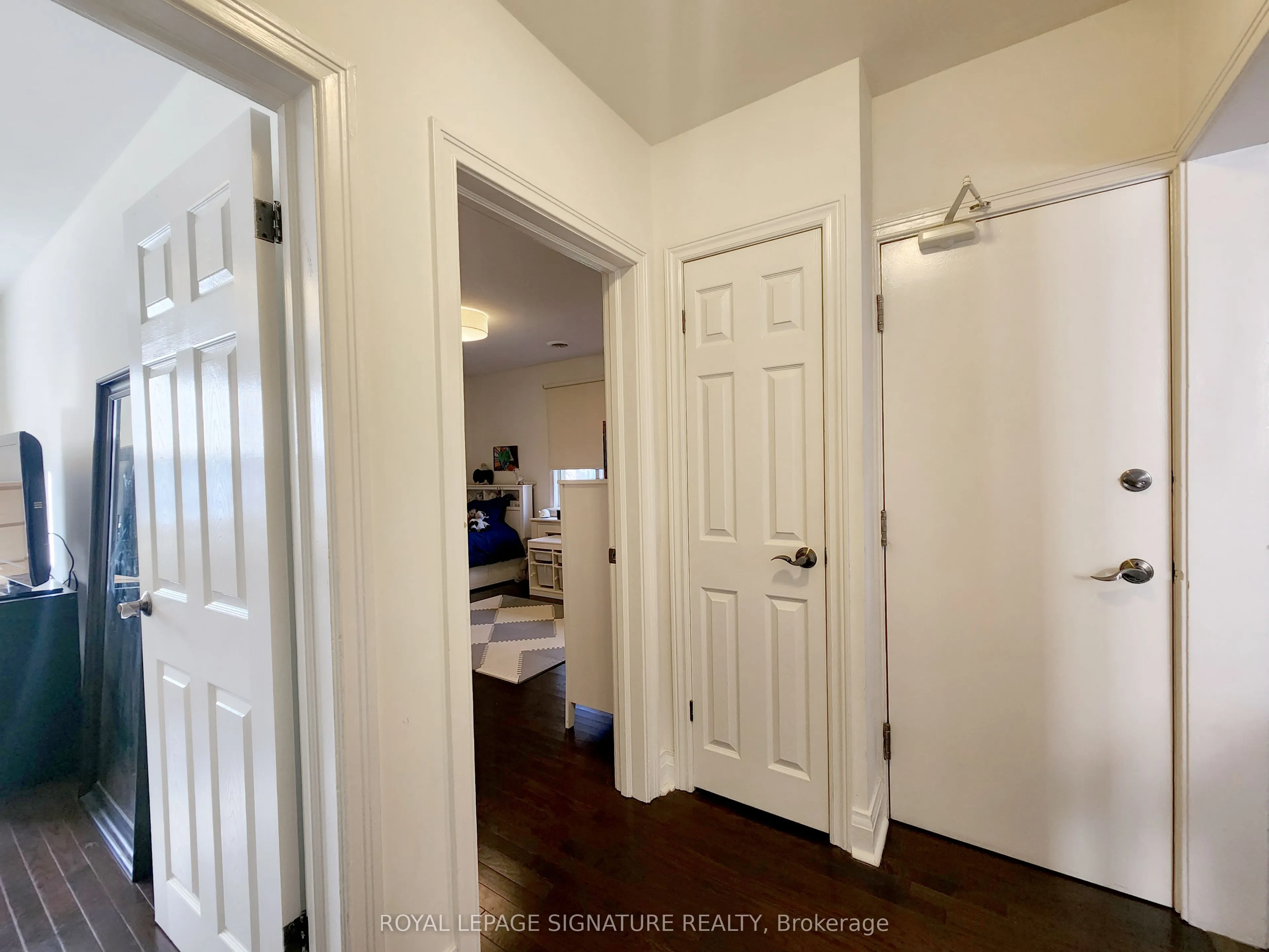 19 Warwick Avenue, #Upper