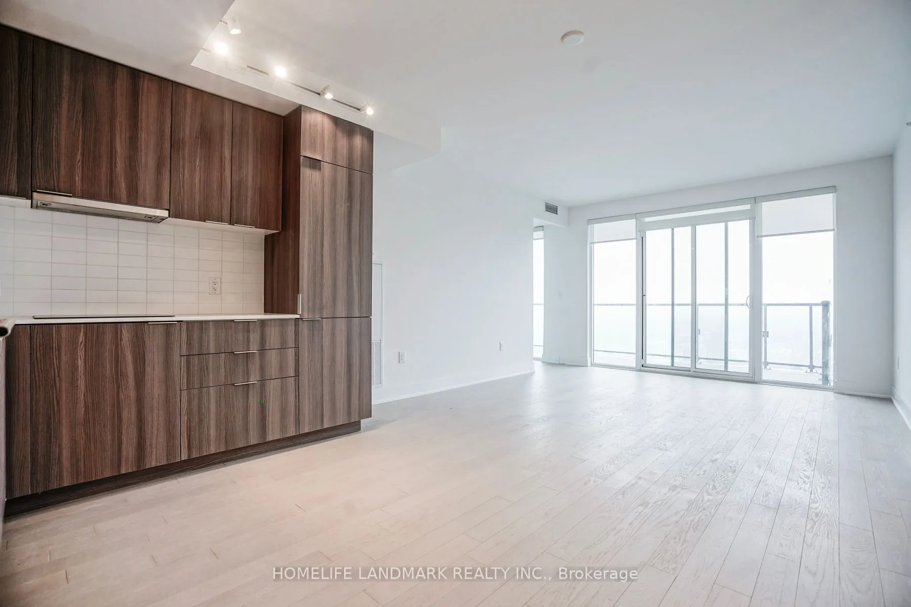 955 Bay Street, #3806