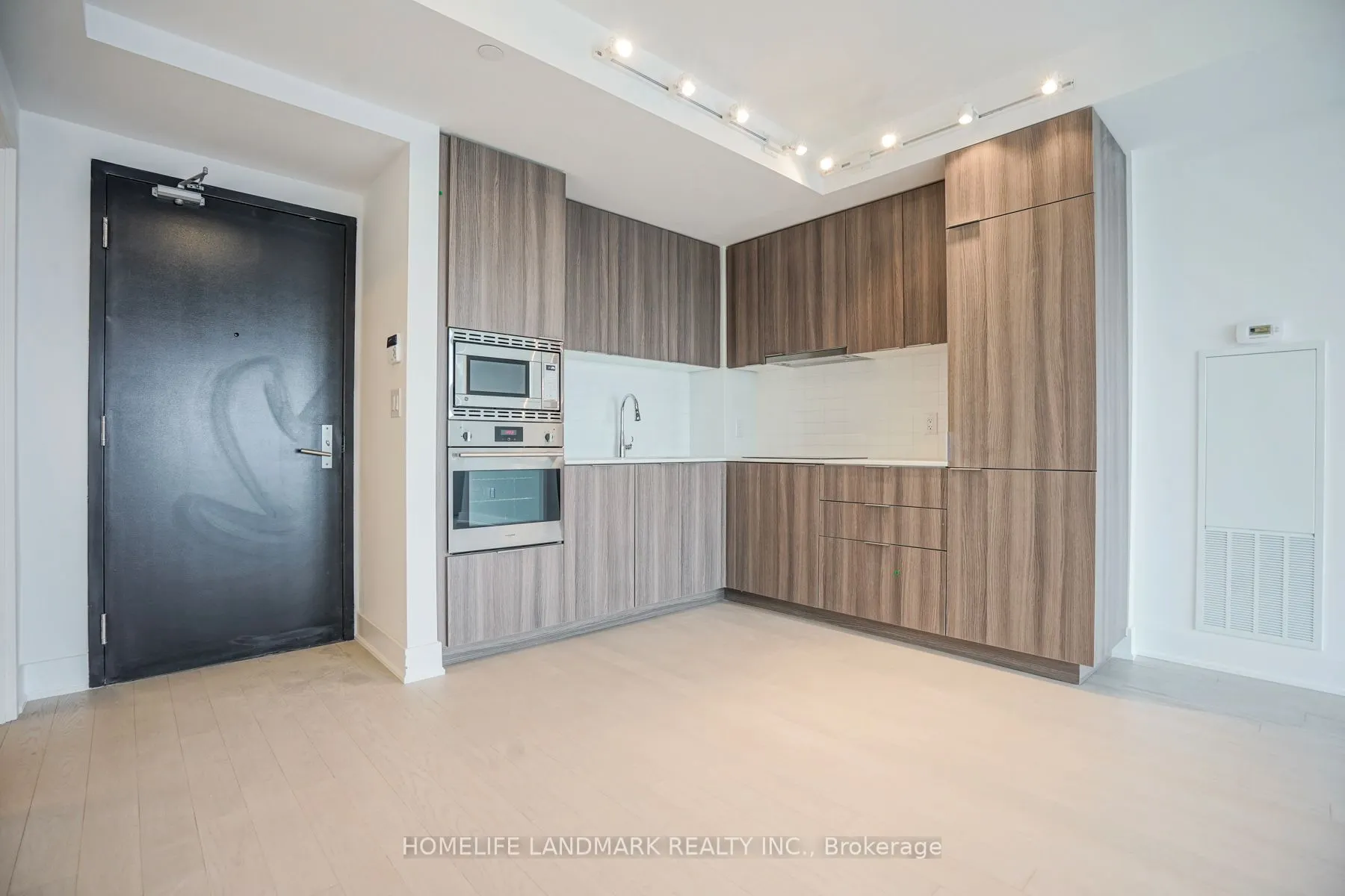 955 Bay Street, #3806