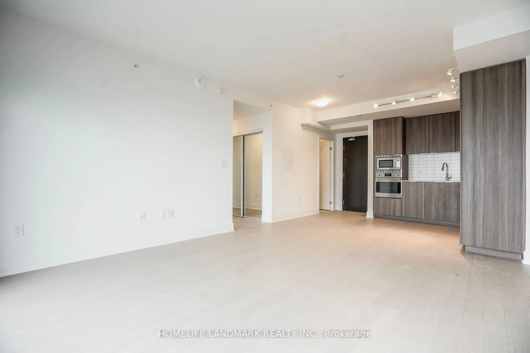 955 Bay Street, #3806