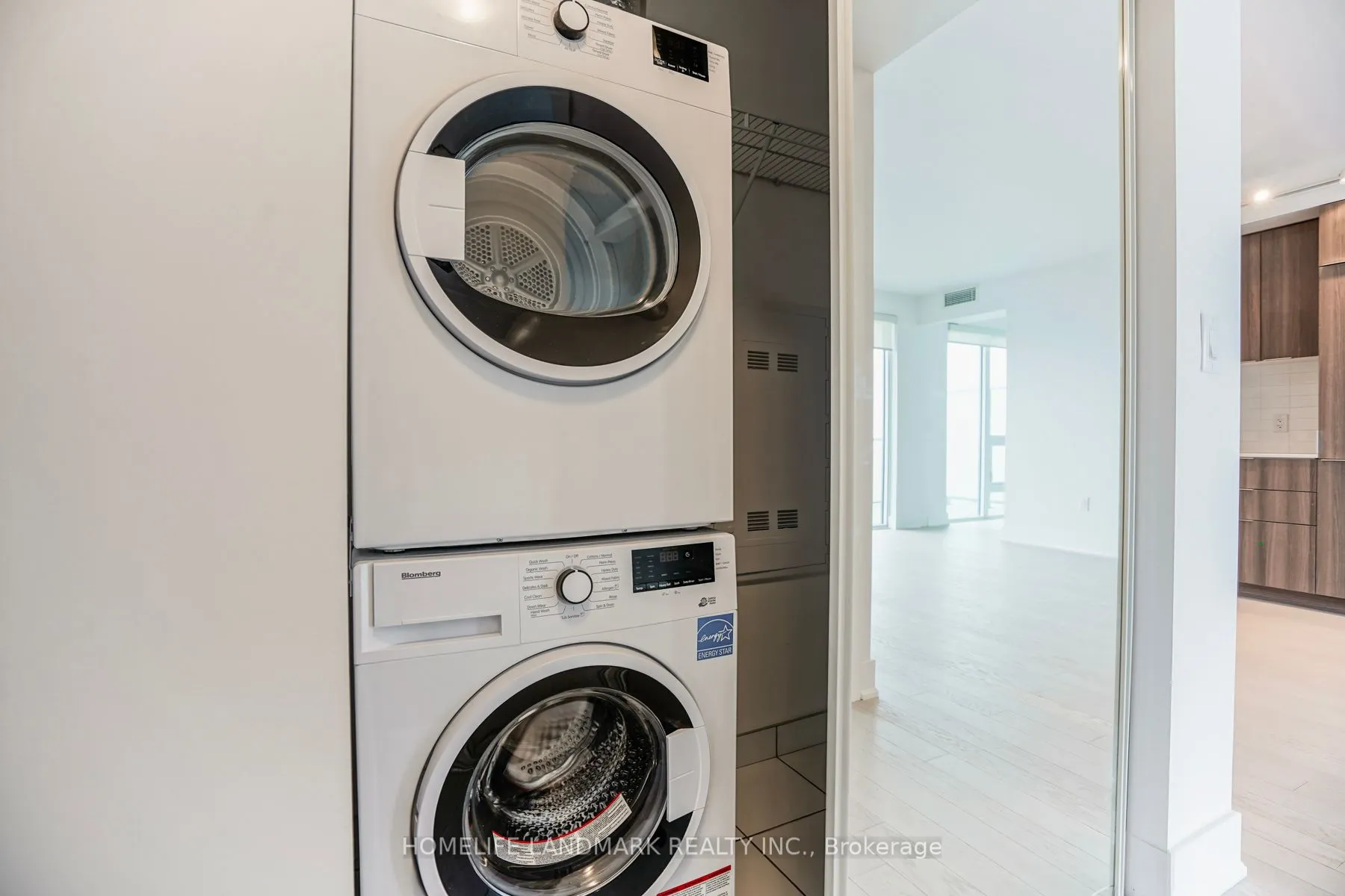 955 Bay Street, #3806