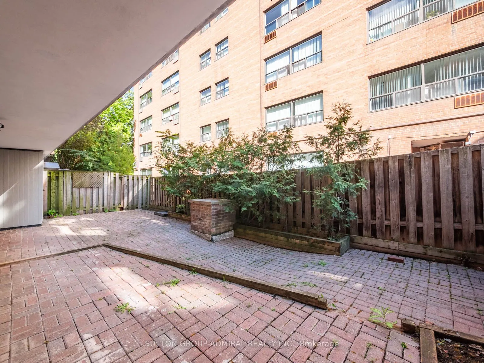 212 St. George Street, #106
