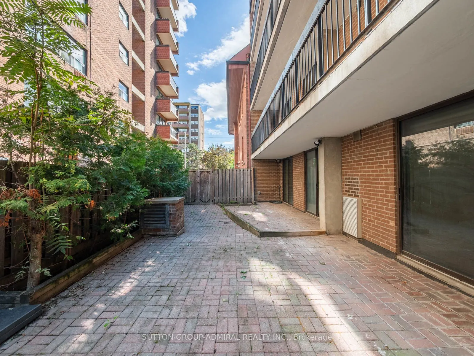 212 St. George Street, #106