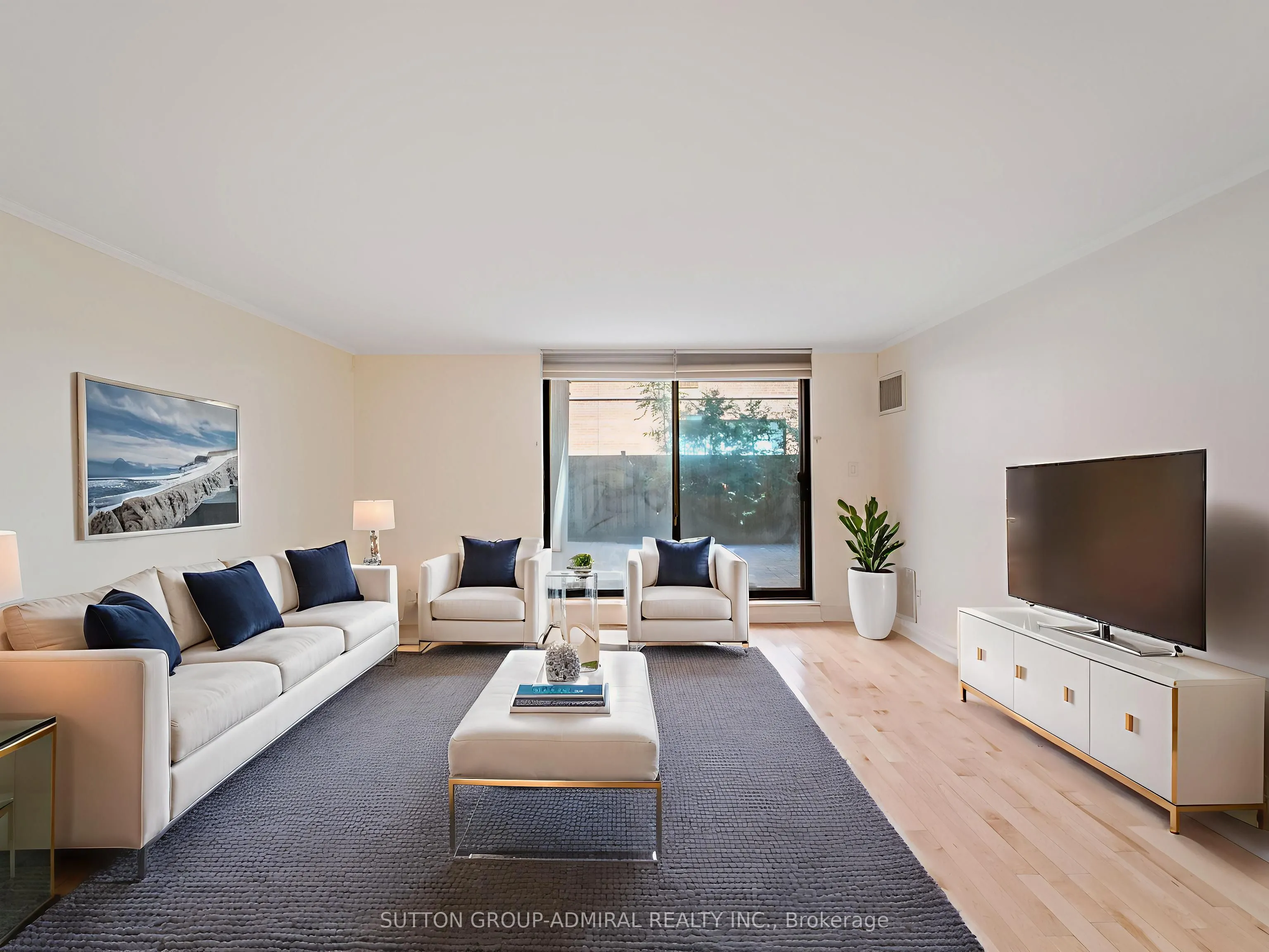 212 St. George Street, #106