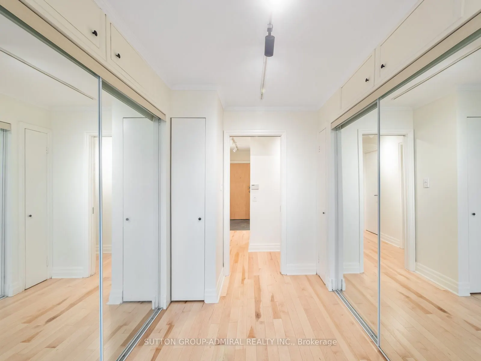 212 St. George Street, #106