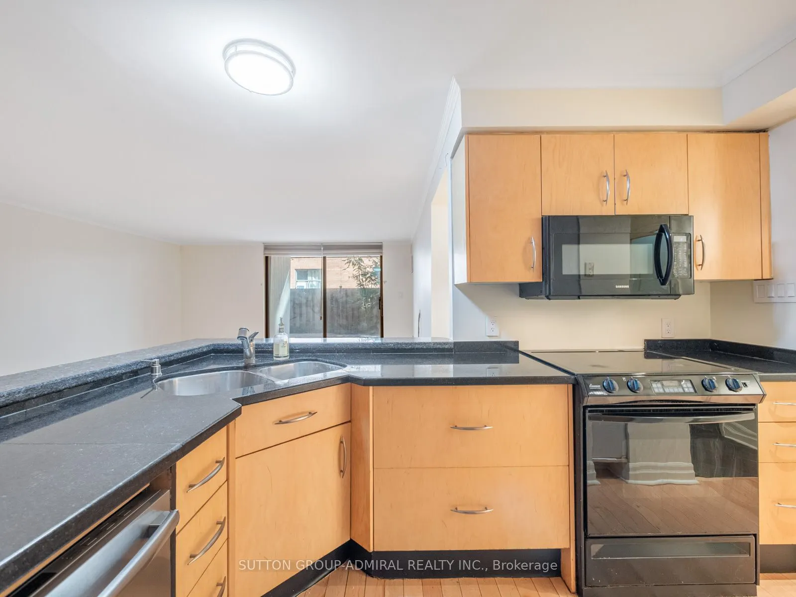 212 St. George Street, #106