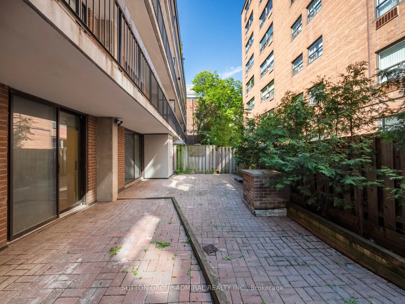 212 St. George Street, #106