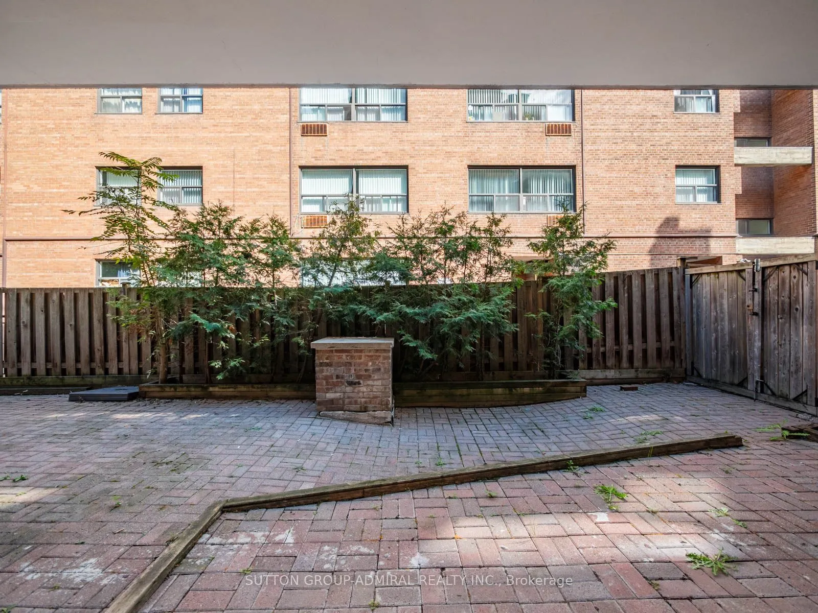 212 St. George Street, #106