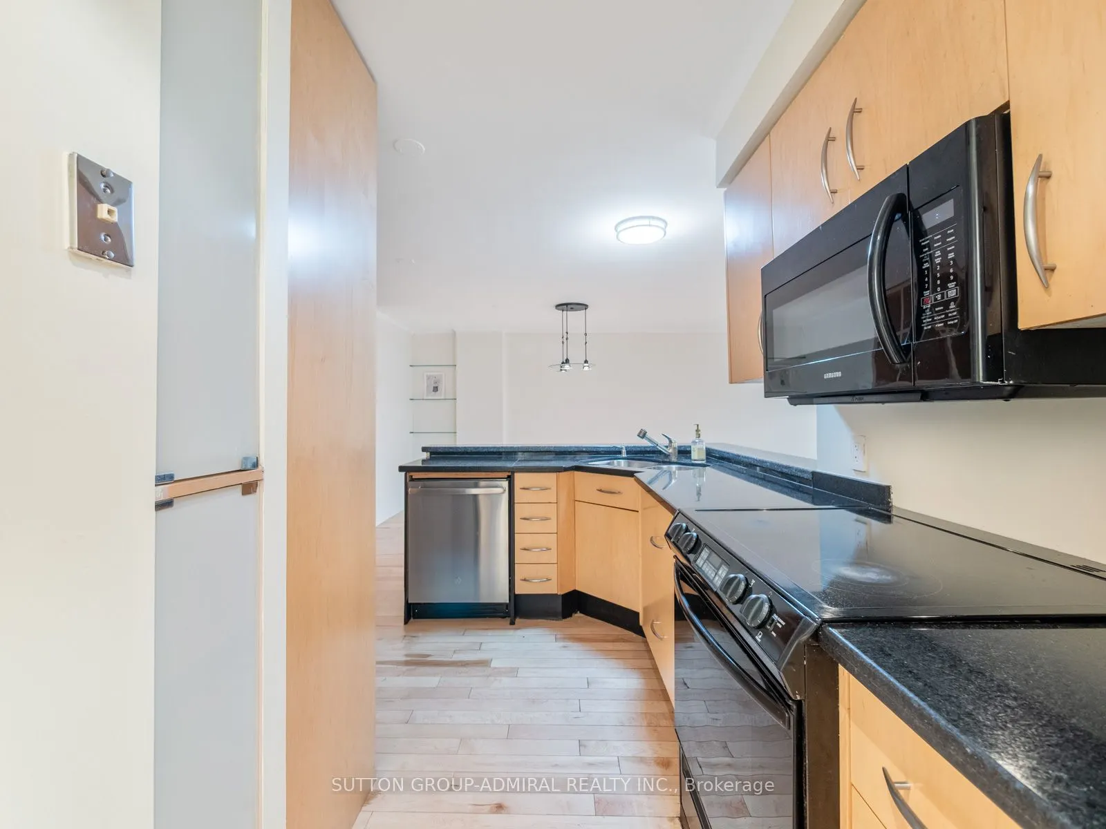 212 St. George Street, #106