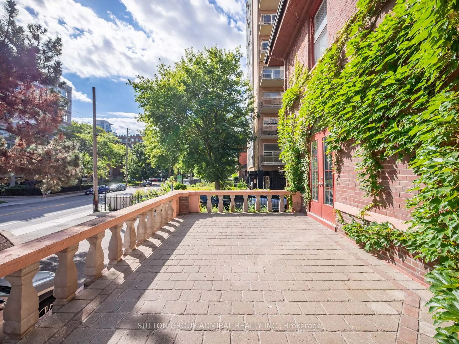 212 St. George Street, #106
