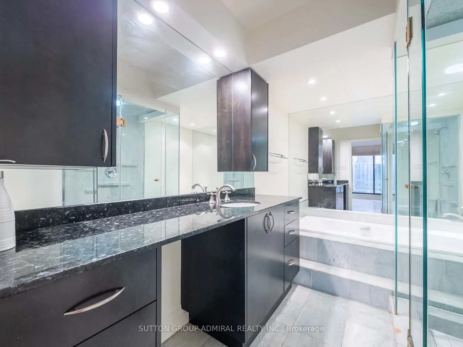 212 St. George Street, #106
