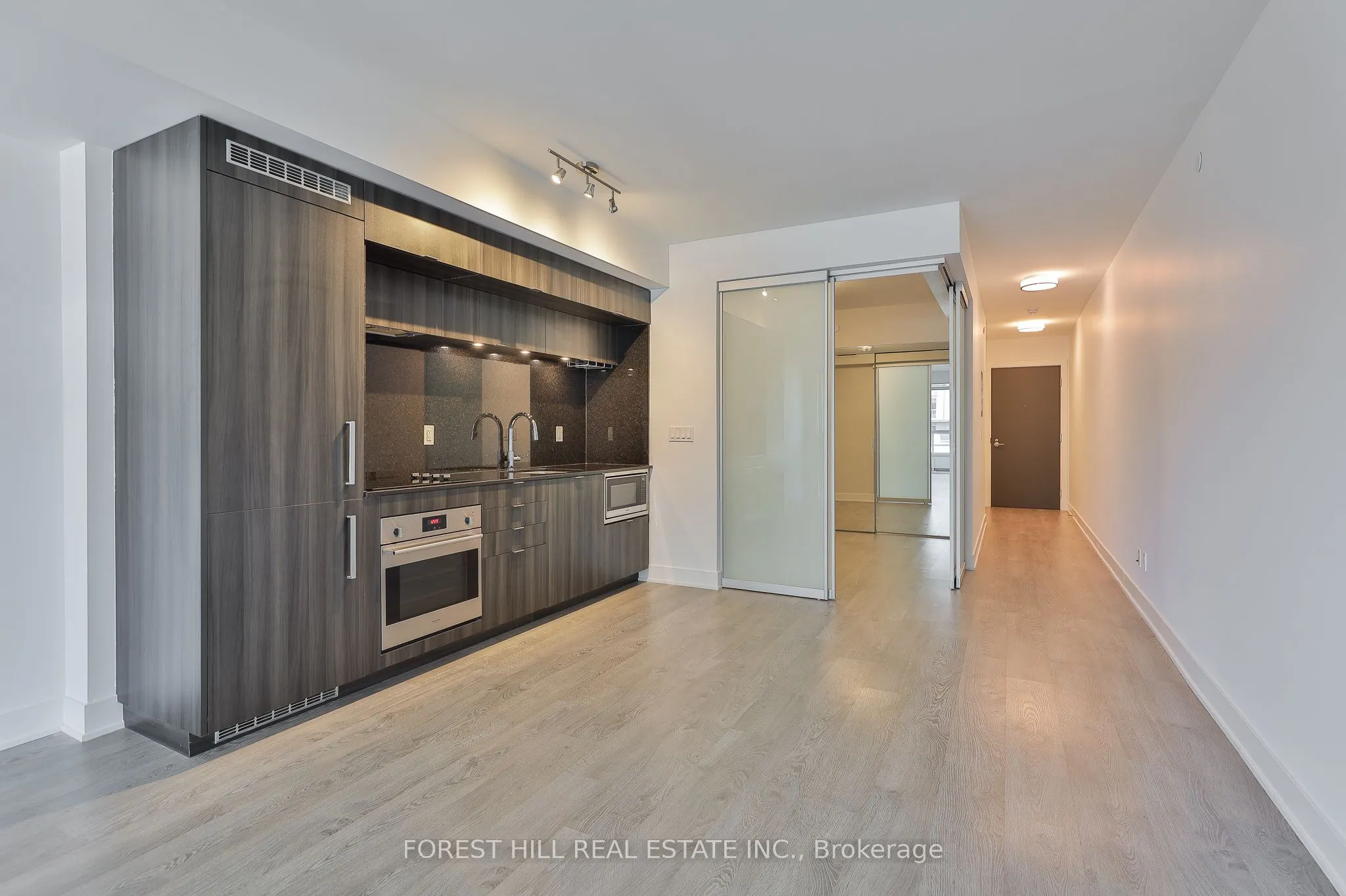 38 Cameron Street, #404