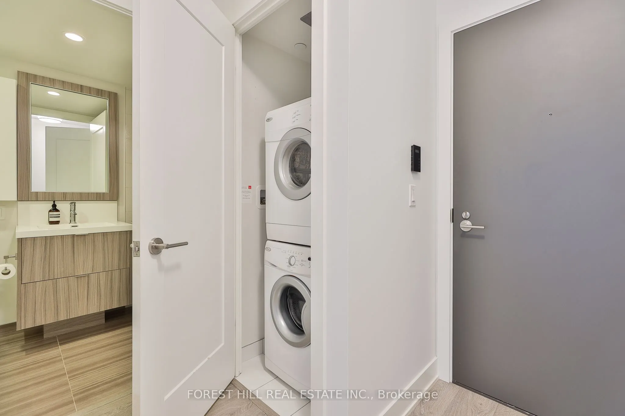 38 Cameron Street, #404