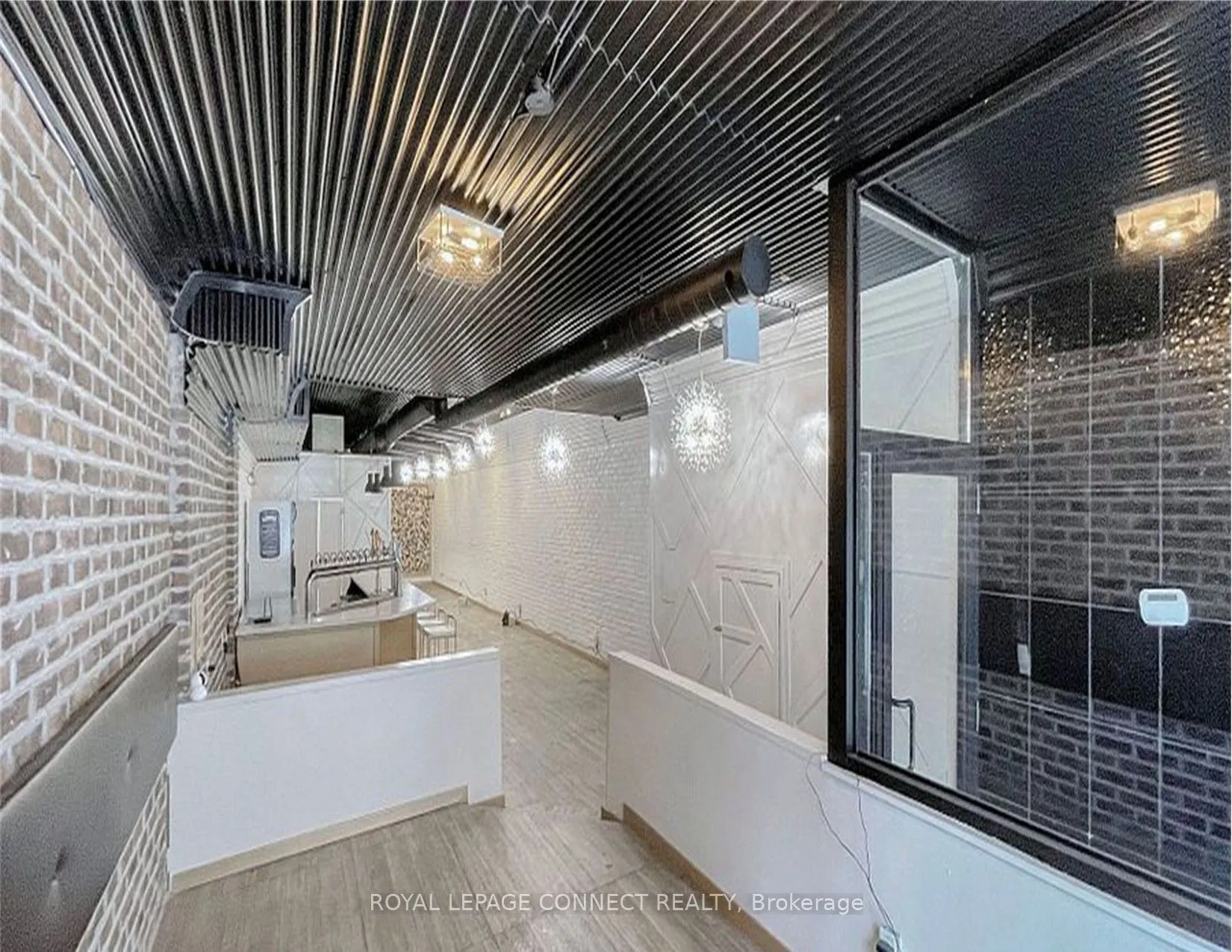 566 Queen Street W