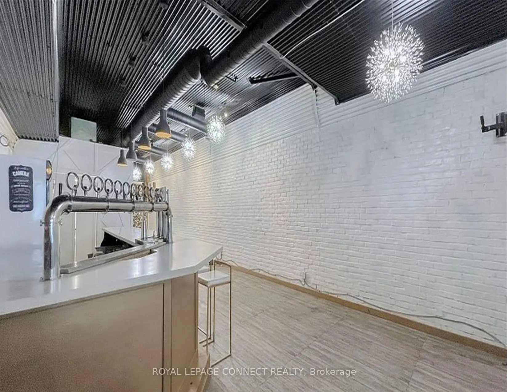 566 Queen Street W