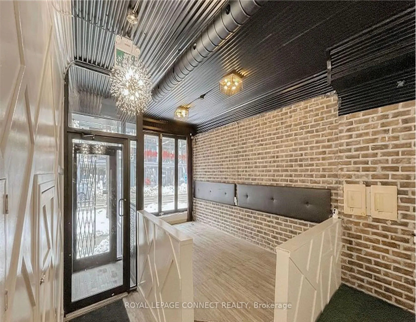 566 Queen Street W