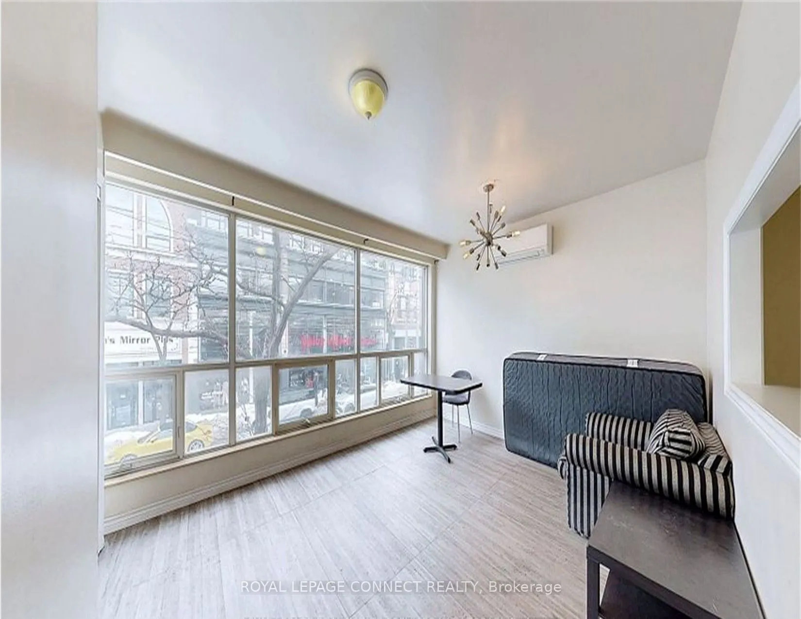 566 Queen Street W