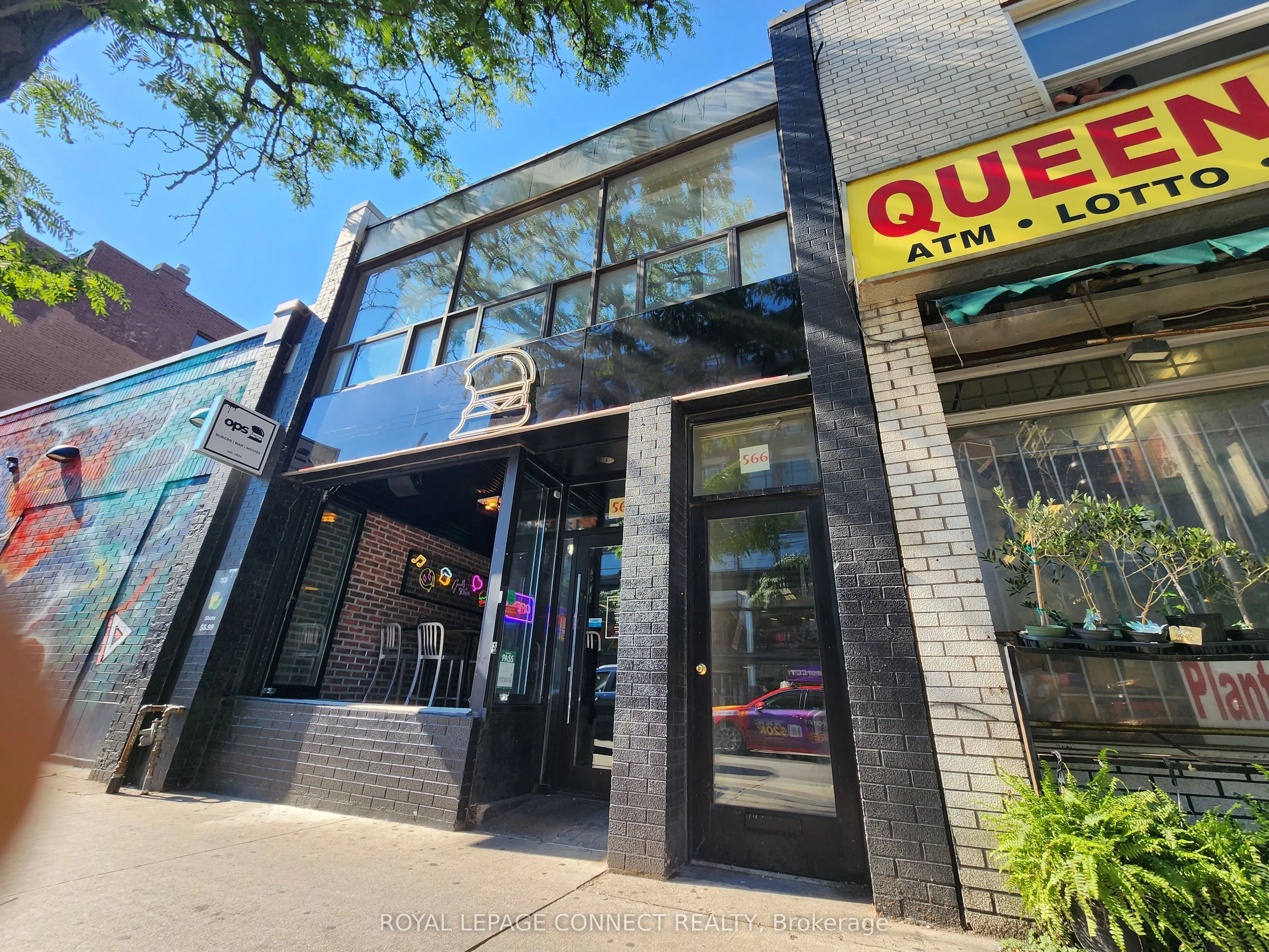 566 Queen Street W