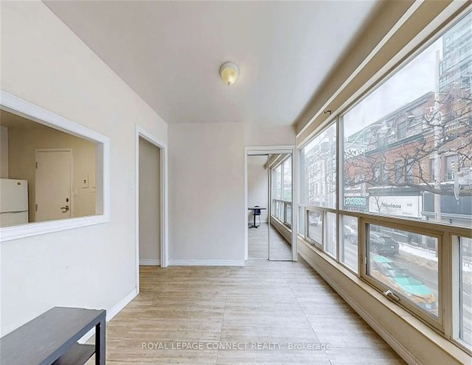 566 Queen Street W