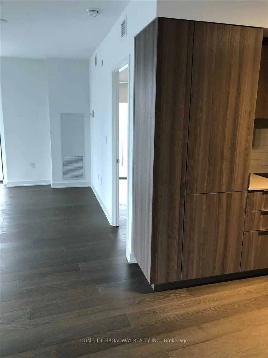 11 Wellesley Street W, #2011