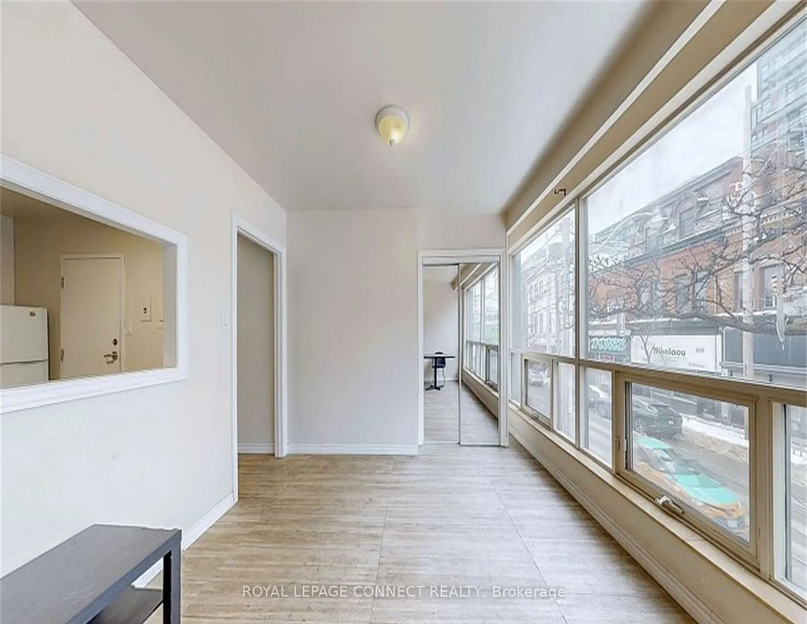 566 Queen Street W