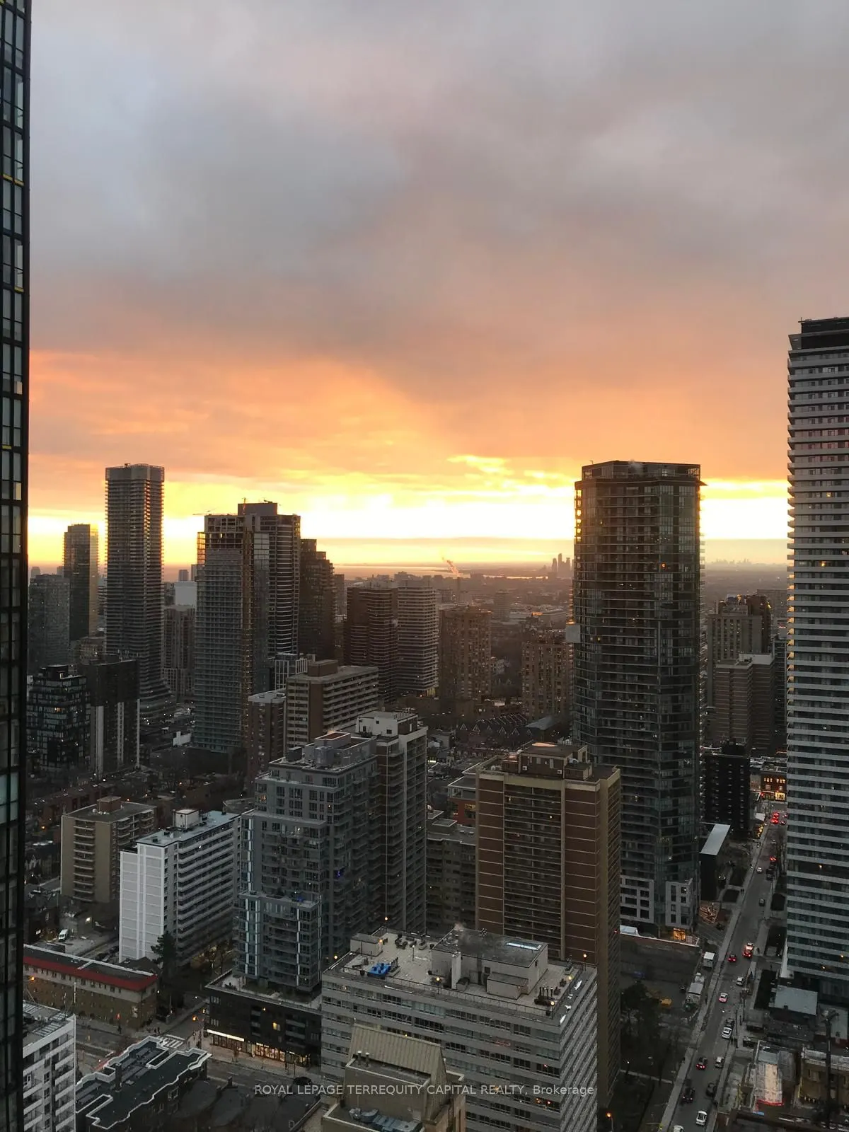 110 Charles Street E, #4103