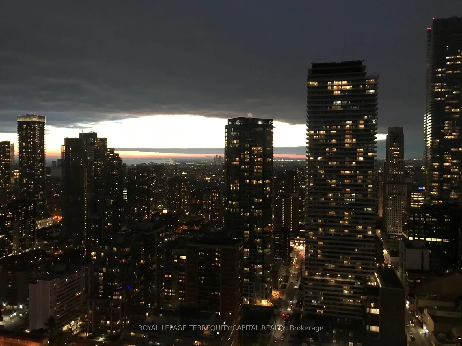 110 Charles Street E, #4103