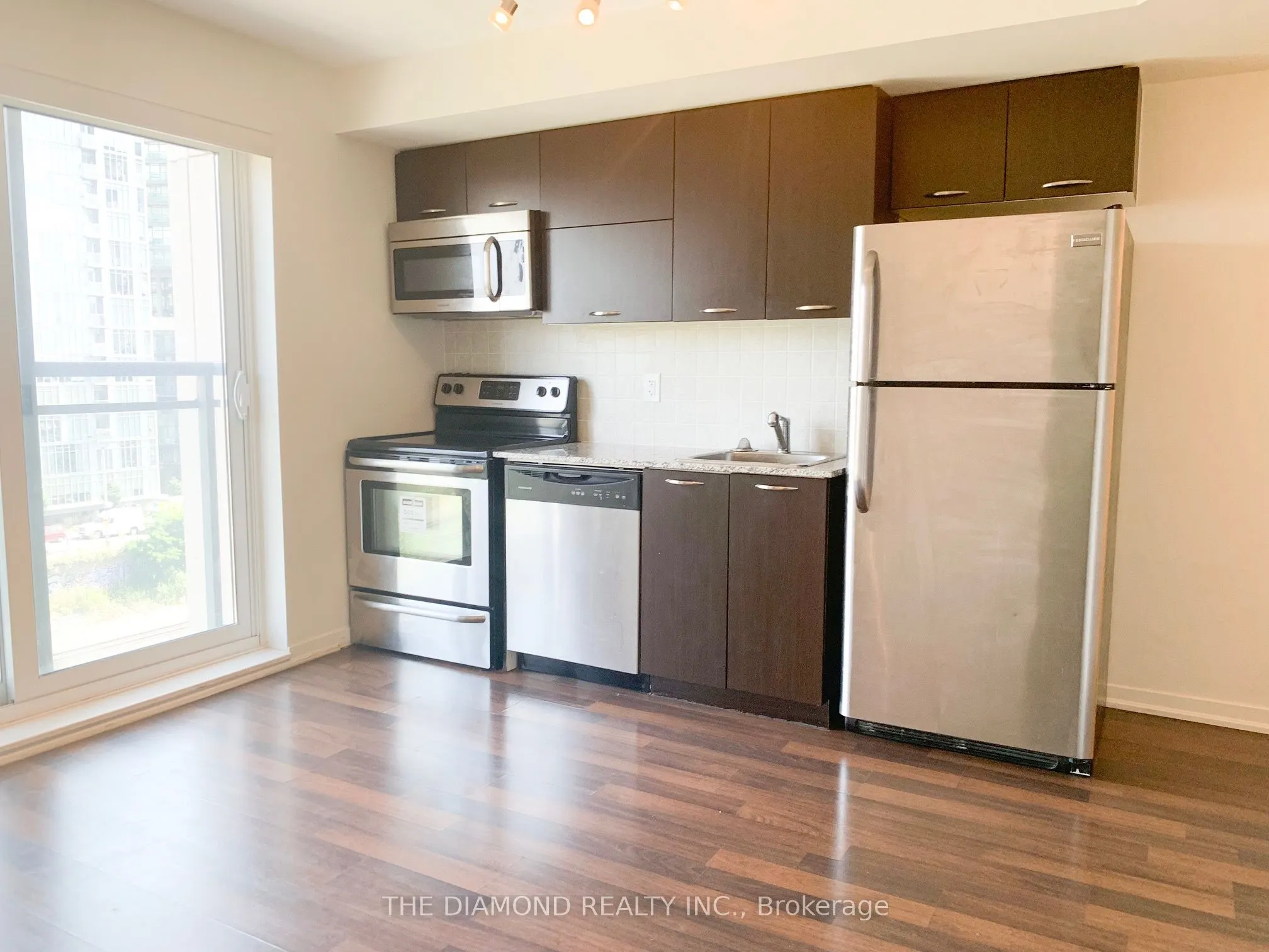 38 Joe Shuster Way, #619