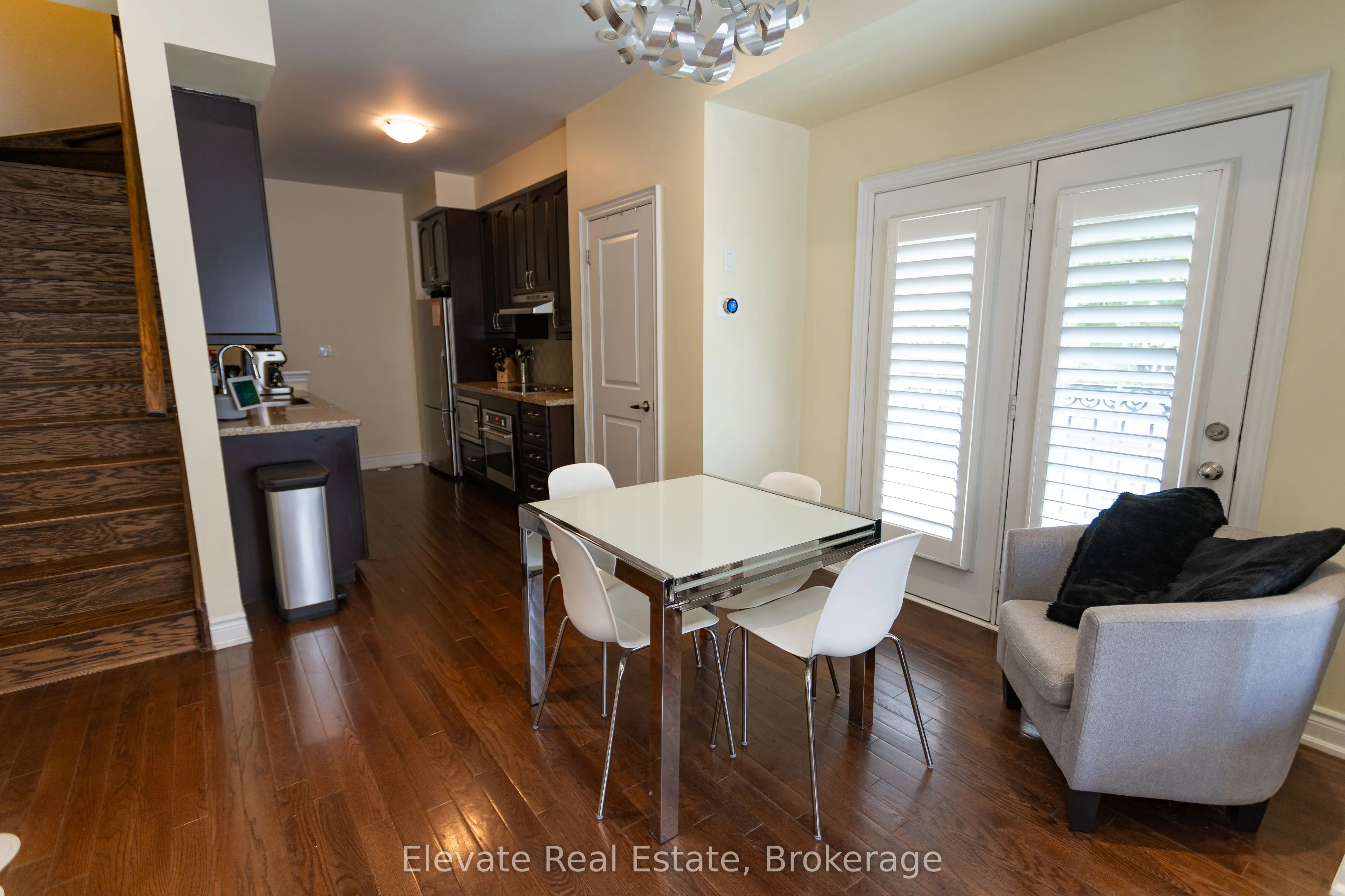 1 Hargrave Lane, #1