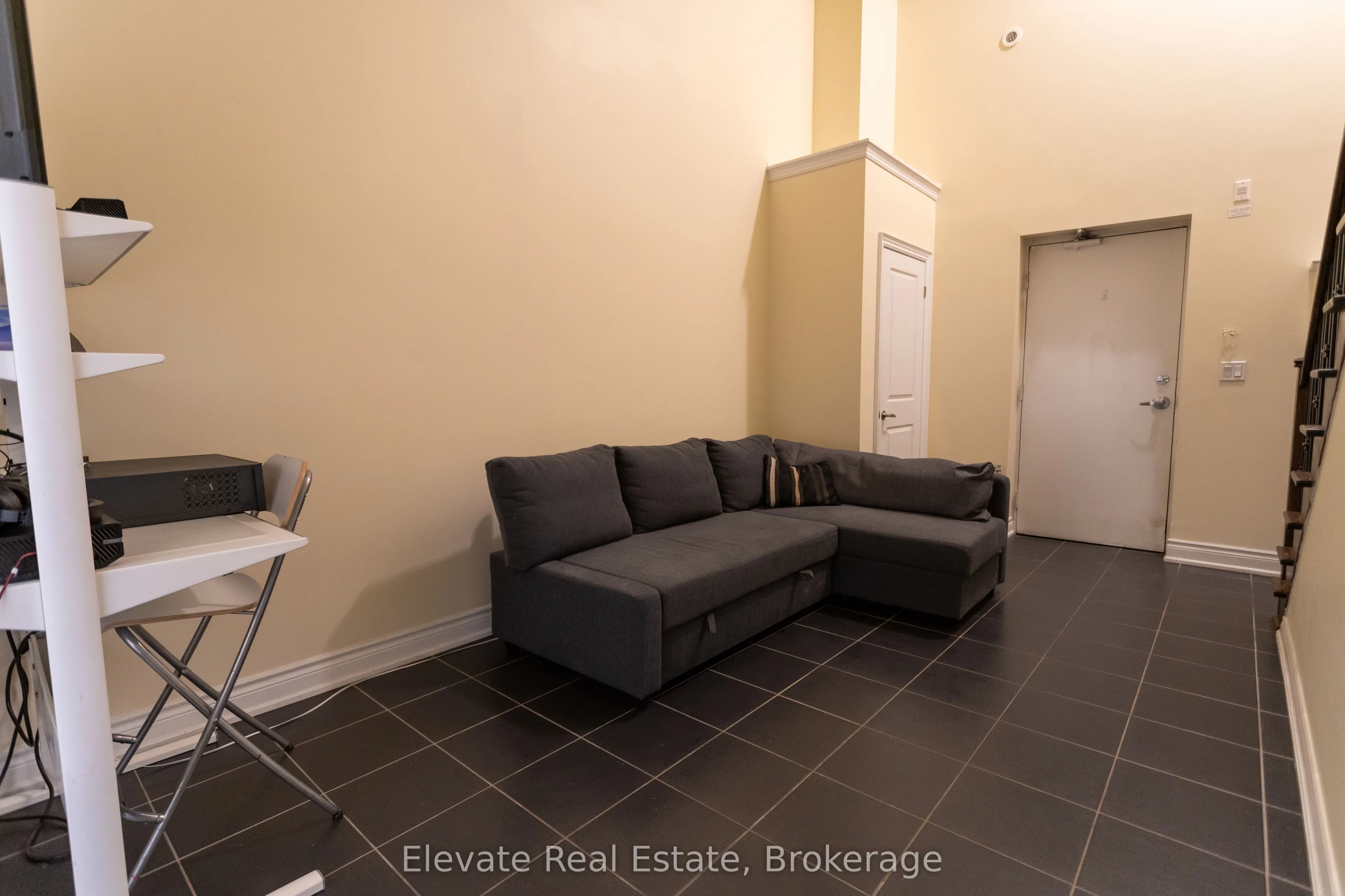 1 Hargrave Lane, #1