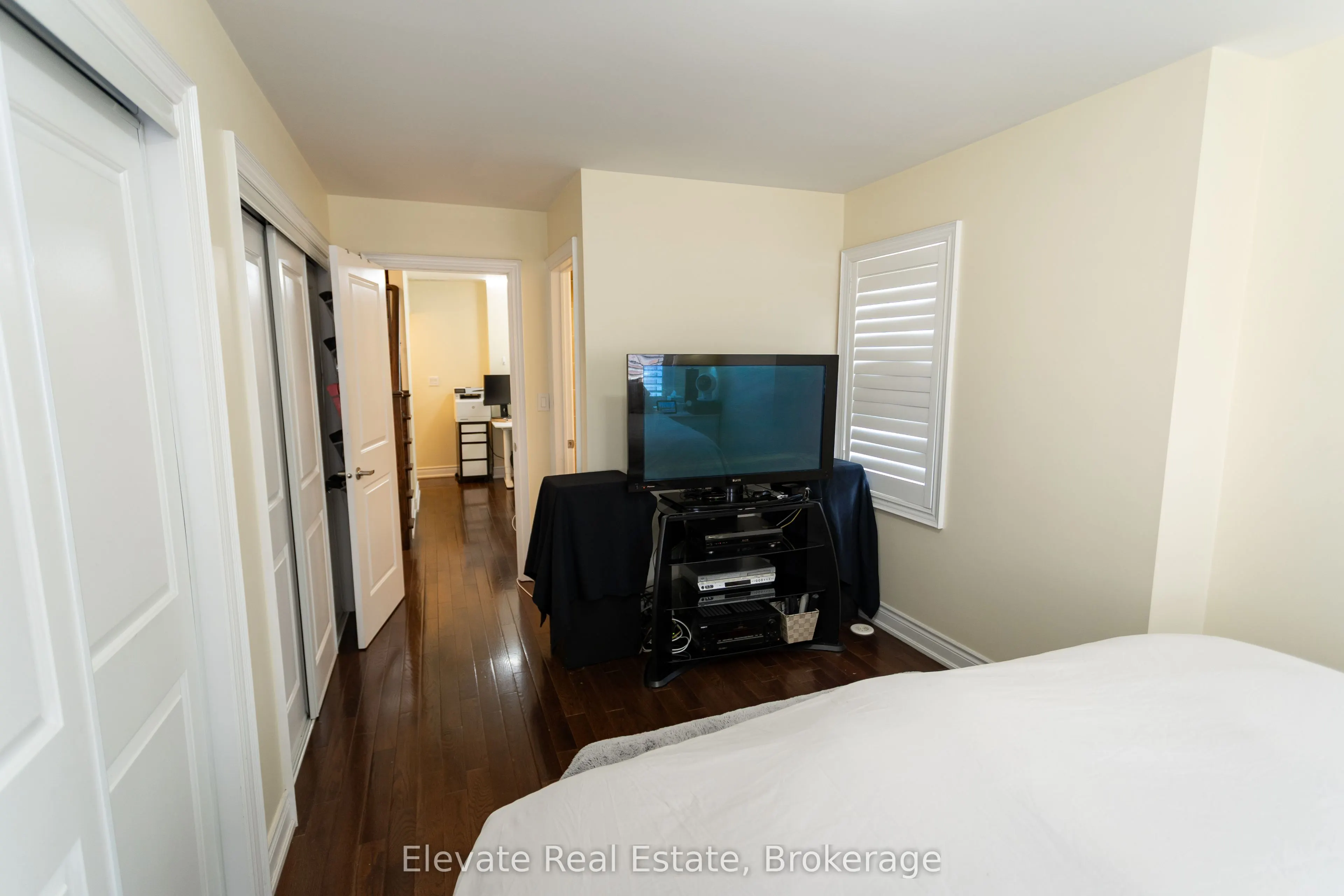 1 Hargrave Lane, #1